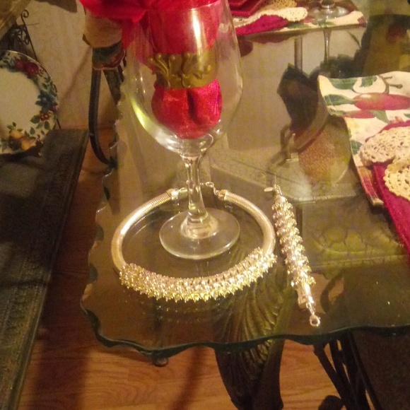 Bling neckless and bracelet - Picture 1 of 4